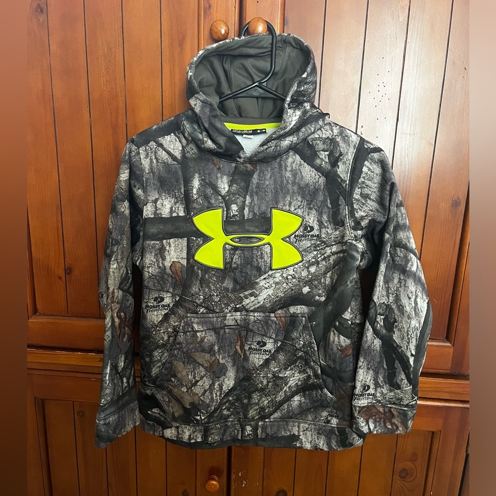 Under Armour youth medium hoodie. Loose fit , Mossy Oak